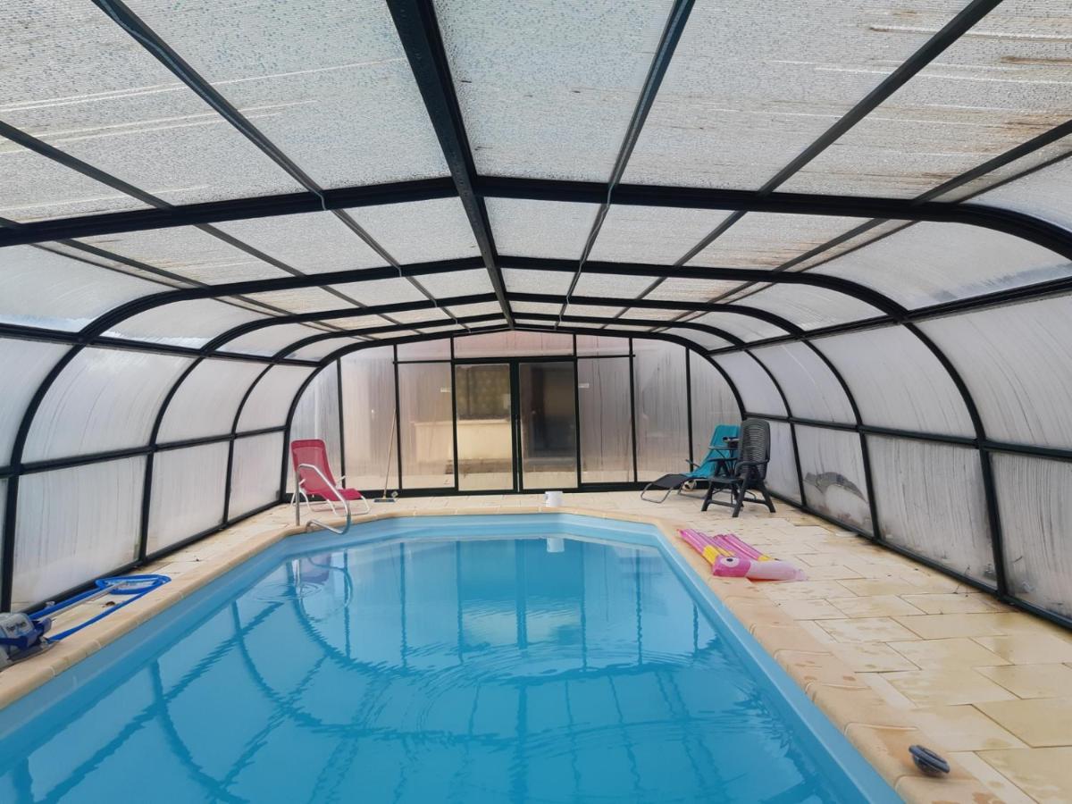 Maison A La Campagne Avec Piscine Flayat Exterior photo