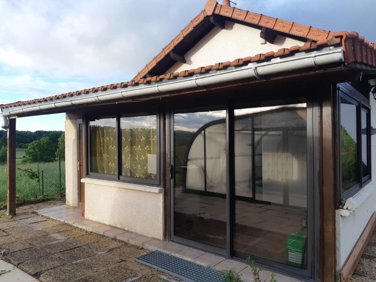 Maison A La Campagne Avec Piscine Flayat Exterior photo