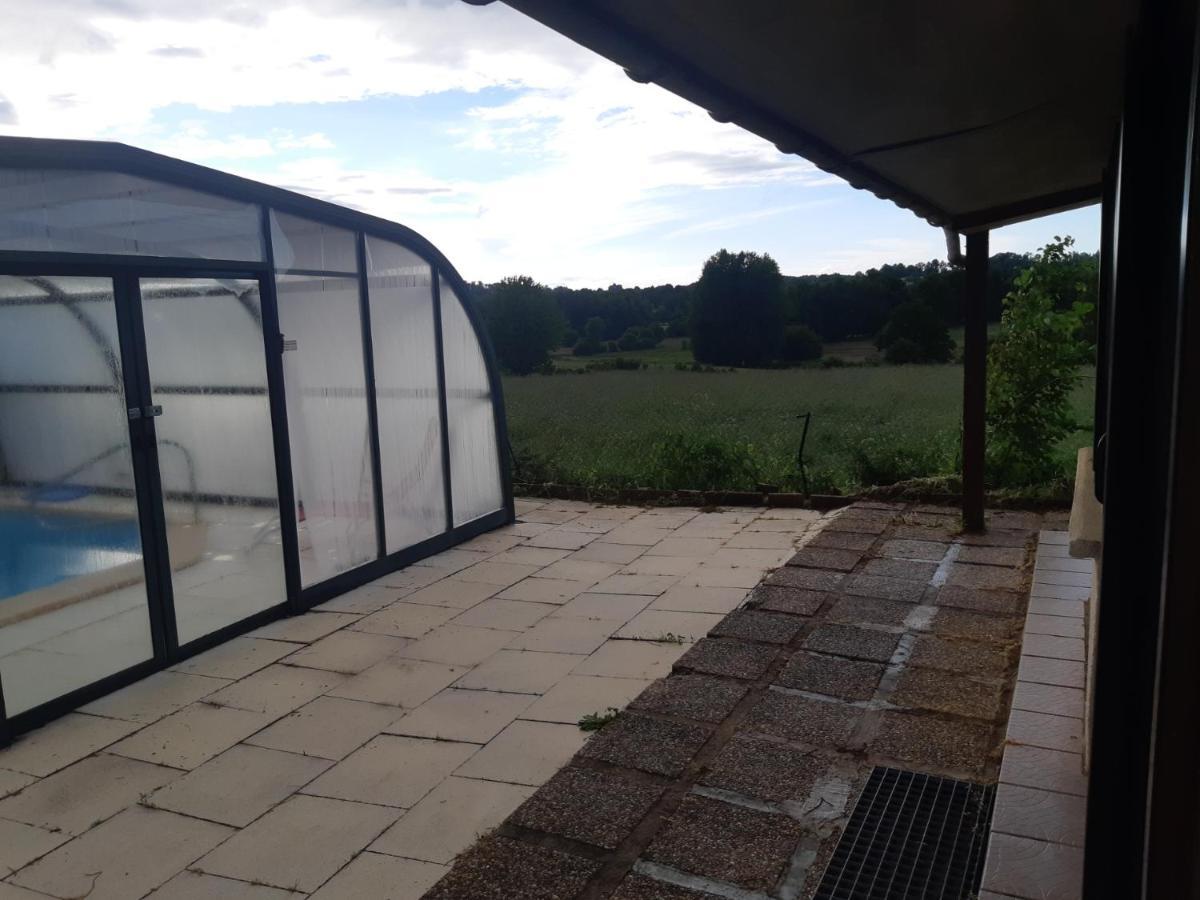 Maison A La Campagne Avec Piscine Flayat Exterior photo